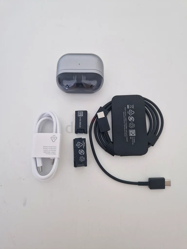 Samsung galaxy pro3 Wireless Earbuds - Immerse Yourself in Sound!63165713593089112
