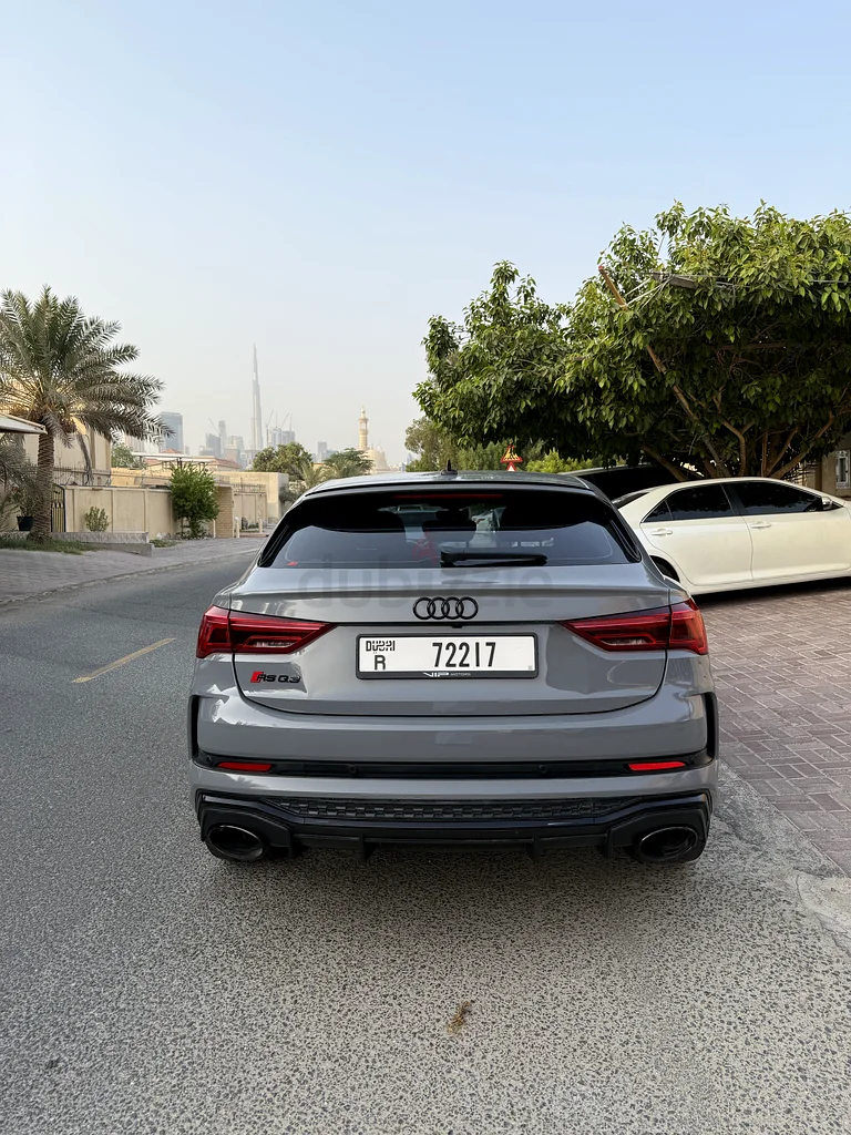 Audi RSQ363227251143553112