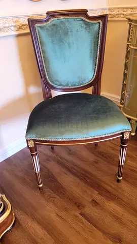 Elegant Vintage Upholstered Dining Chair