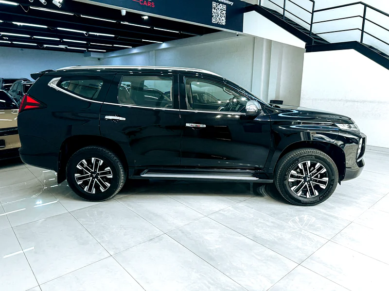 2020 Mitsubishi Montero Sport GLS 4WD Top Line 3.0L V6 // EMI Starting from 1,175 AED63224310740611112