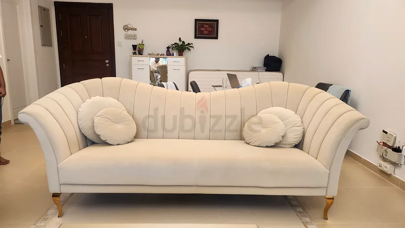 Homecenter Elegant Curved Sofa with Plush Cushions63213942560387112