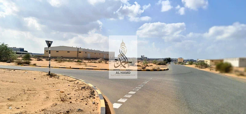 For sale directly from the owner corner  in Umm Al-Thoob foreign new sanya in ummalqween 43594 sqft63185196829697111