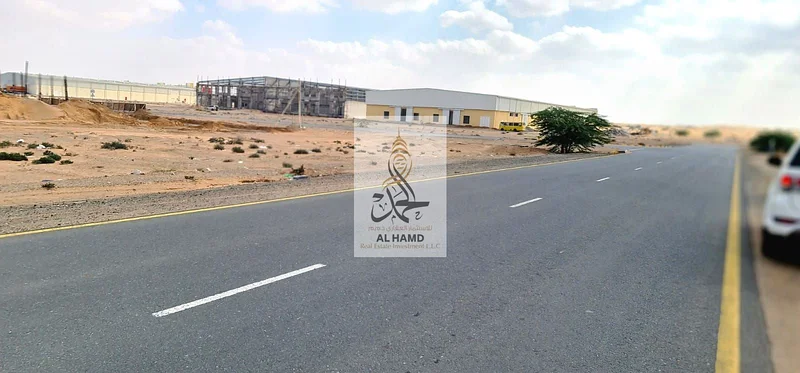 For sale directly from the owner corner  in Umm Al-Thoob foreign new sanya in ummalqween 43594 sqft63185196829697114