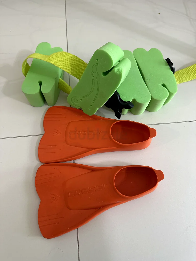 Dive into Adventure: Premium Swimming Fins and Kickboard Set!632426916262431119