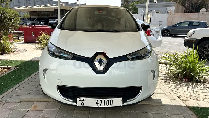 Selling a full electric 4 doors French ZOE63221301827075112