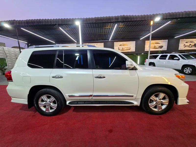 تويوتا لاند كرورز GXR V8
موديل : 2014
ممشى : 183000 كم
السعر : 105000 درهم
مواصفات خليجية صبغ وكاله63138718683651112