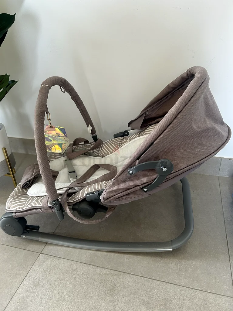 Gently used Baby bouncer for 80 Aed63205890738305111