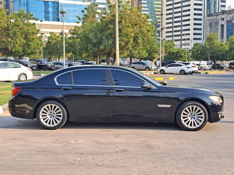 GCC BMW 730LI  2014 V6 3.0L FULL OPTION63160610373250111