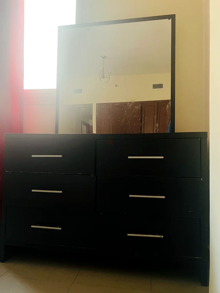 Good Dressing Table with Big Mirror along with FREE TWO side tables63220327442049112