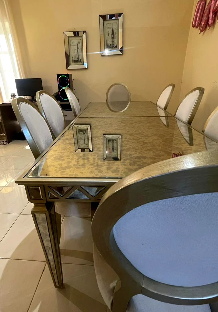 عاجل للبيع! طقم طاولة طعام أنيقة بسطح من الزجاج مع 8 كراسي أنيقة63216830098690112