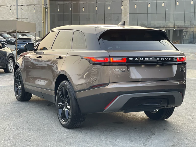 Range Rover Velar 2018 Gulf specification V4 with panoramic roof, good condition  
Kenwood screen, speed limiter, panoramic roof, leather electric seats63141171665666113