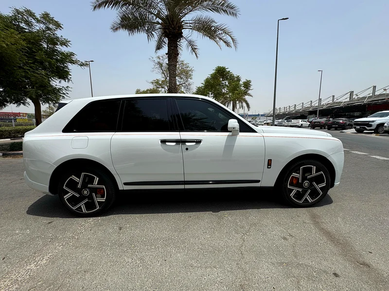 طقم هيكل رولز رويس كولينان بلاك بادج 202563173486167425113