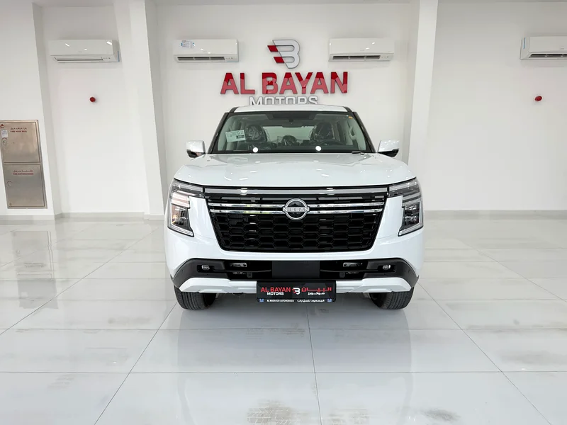 Nissan Patrol XE, non-turbo, white/black, Gulf version, Al Masood 202663138719588866114