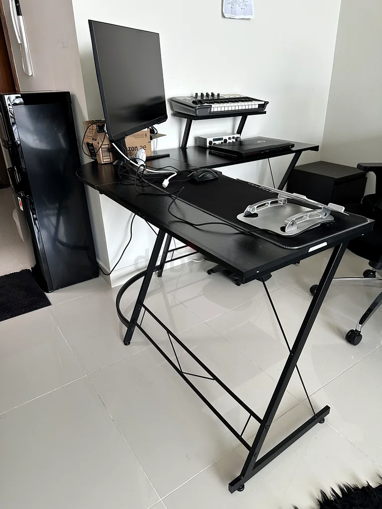 Corner black desk63220327756931112