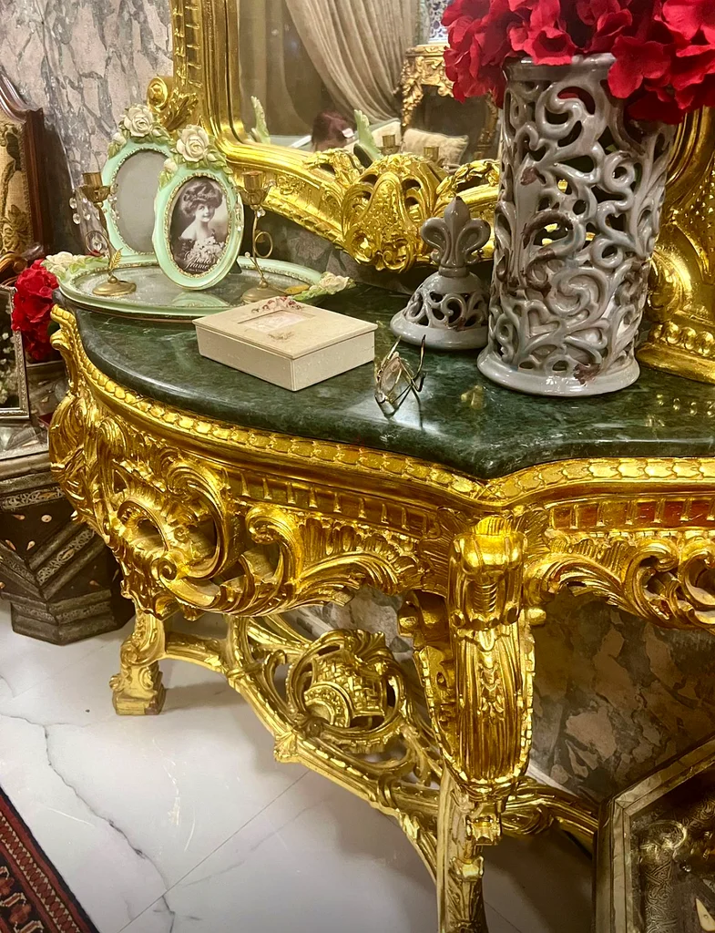 Gorgeous Vintage Gold Antique Console Table with Mirror63215868012289111