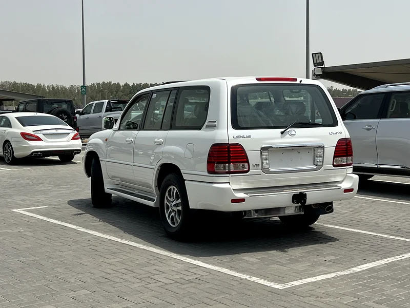 Lexus LX470 Gulf version, full agency paint, fully optional, in immaculate condition63176167733122111