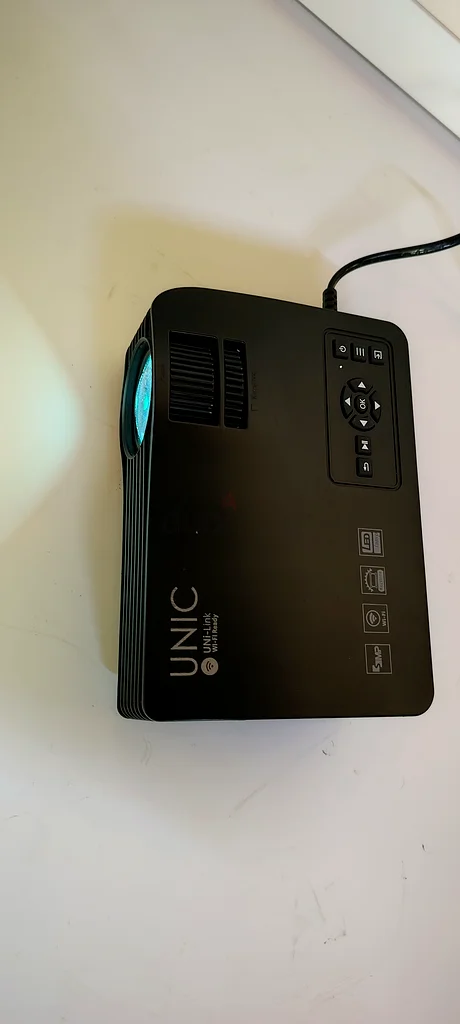 High-Quality Mini Projector for Home and Office Use632629360207381110