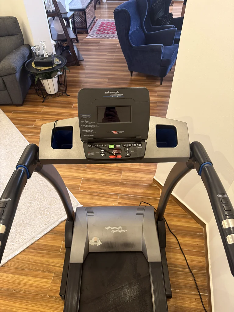 جهاز المشي Ultimate Home Fitness - احصل على حل التمرين الخاص بك!63170857893379114