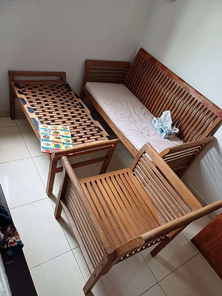 مجموعة جلوس خشبية ساحرة للحديقة 3+1 وطاولة مركزية63180360297857111