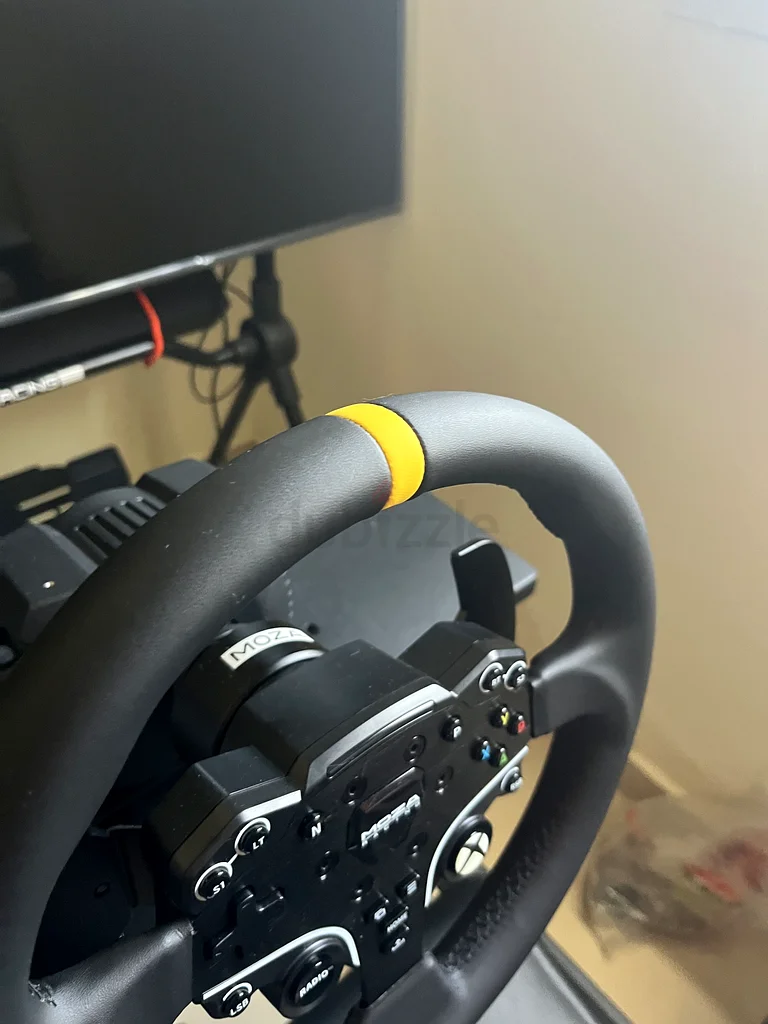 حزمة Moza Racing R3 - قاعدة، دعاسات، بالإضافة إلى عجلة ES، وكأنها جديدة63173865606658113