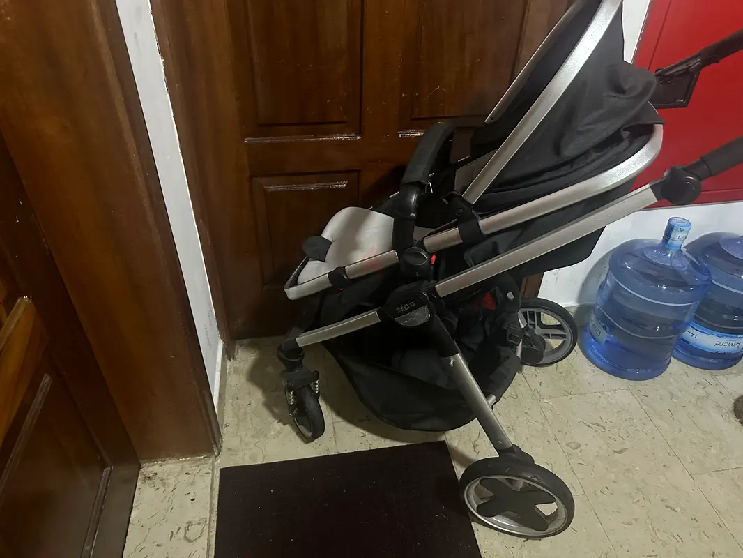 عربة أطفال