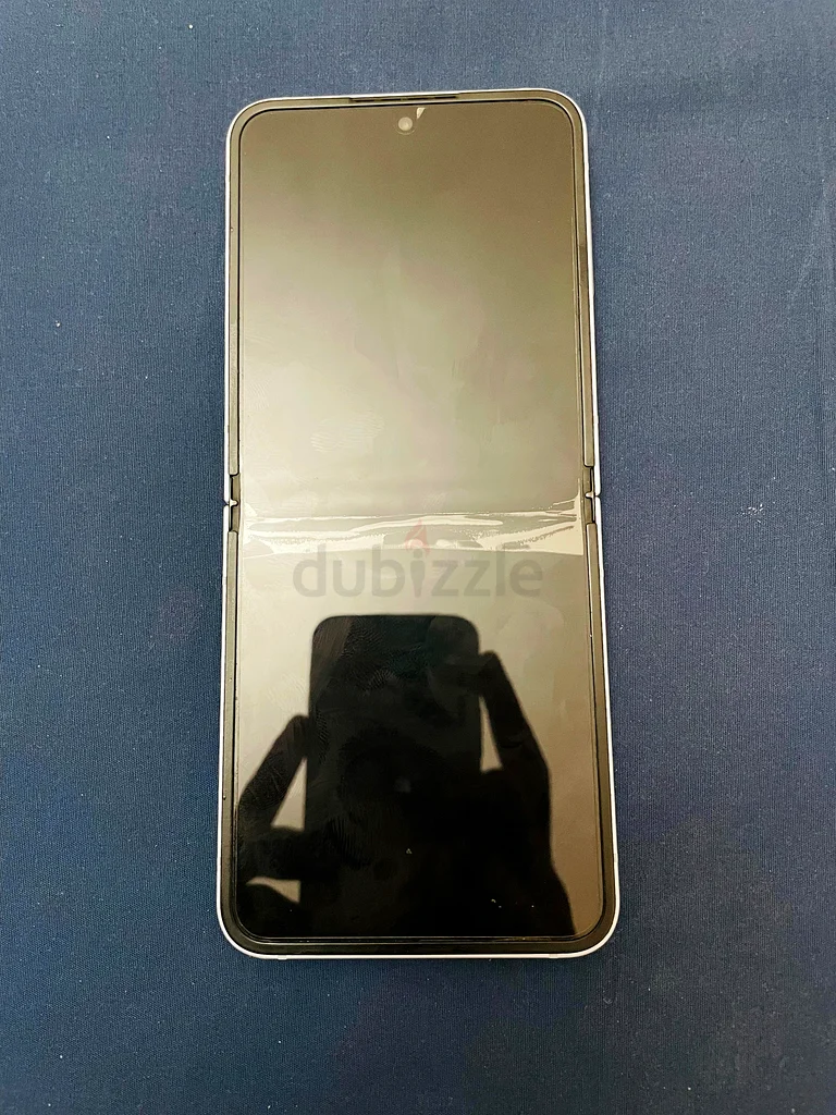 Samsung Galaxy Flip 663216357881218114