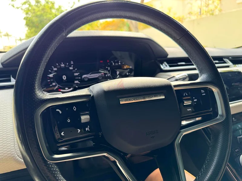 Very clean Velar 2021 US. specs63159712324737113