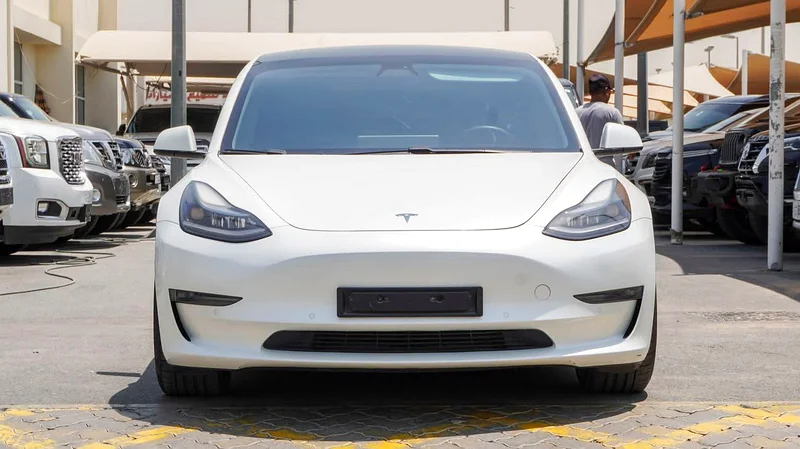 TESLA MODEL 3 GCC 2021 performence  Agency paint under warranty63175258945921112