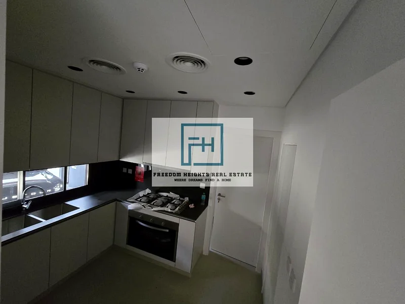 🏡فيلا أنيقة مكونة من 4 غرف نوم للإيجار في روبينيا63154623293570113