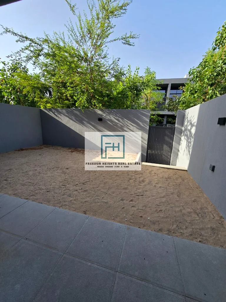 🏡فيلا أنيقة مكونة من 4 غرف نوم للإيجار في روبينيا63154623293570112