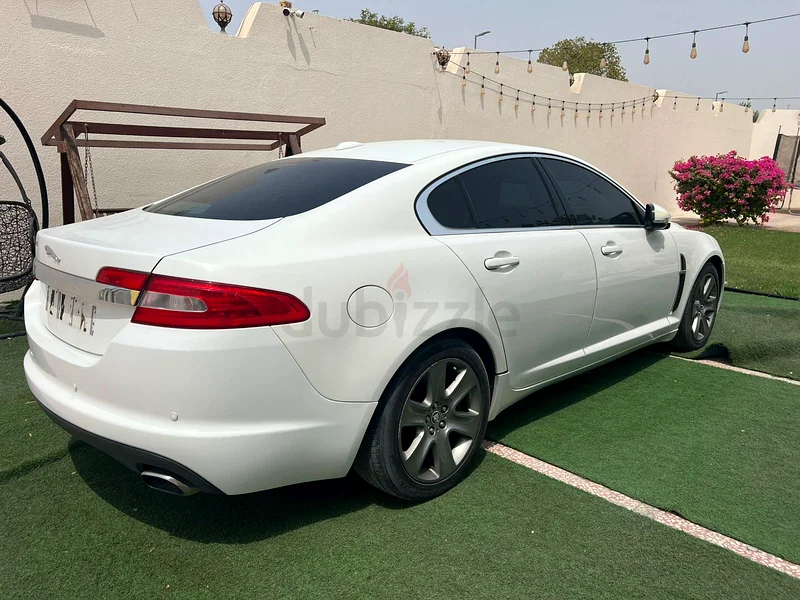 JAGUAR XF PURE PLUS - Very well-maintained car | First owner | Low mileage63221824886017111