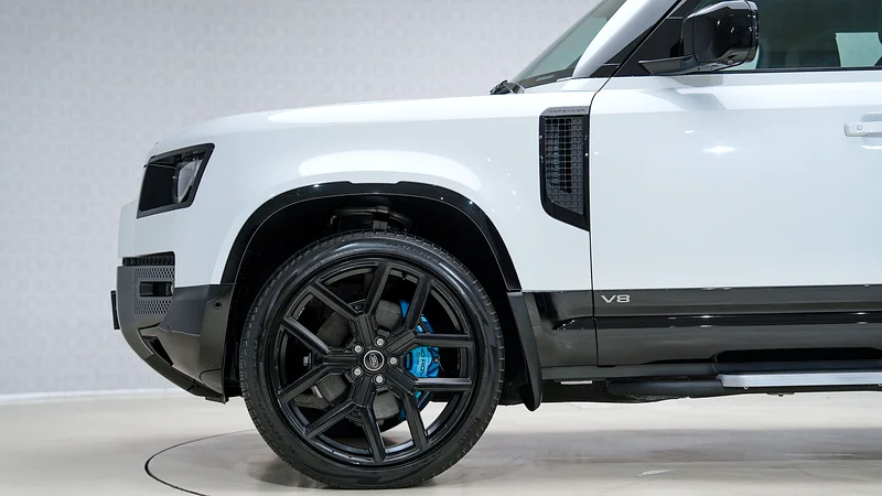 Defender 110 P525 Edition | AED 6,150 PM | Warranty Sept-2026 | GCC63177102892803114