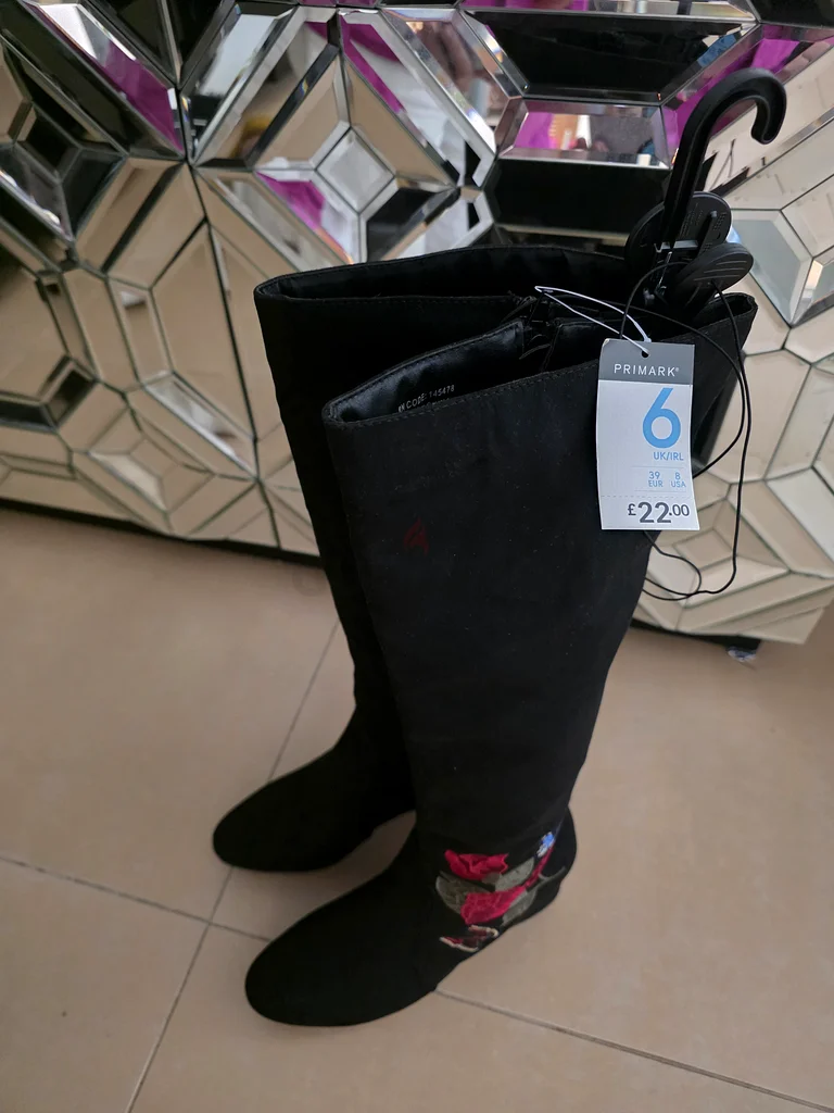 أحذية سوداء أنيقة مطرزة بزهور63240135460994111