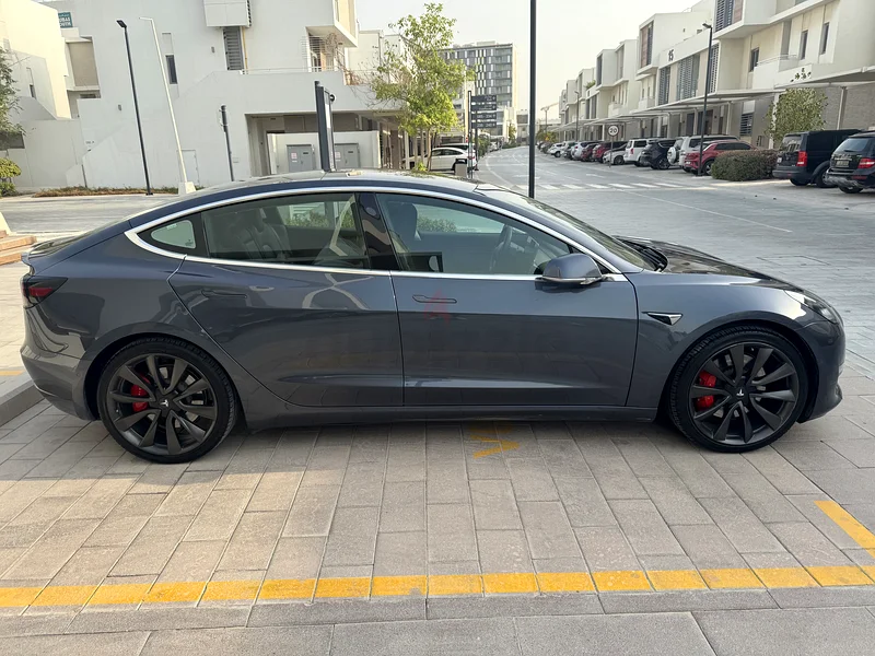 Model 3 Performance very clean with full maintenance history from Tesla63175258581378111