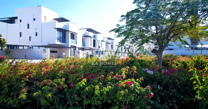 Villa directly on the beach in the waterfront of the Emirate of Sharjah63205337329922112