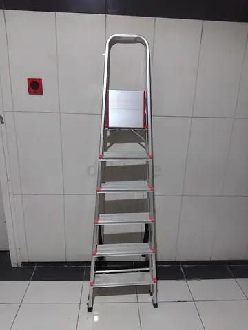 Sturdy 5-Step Aluminum Ladder for Sale