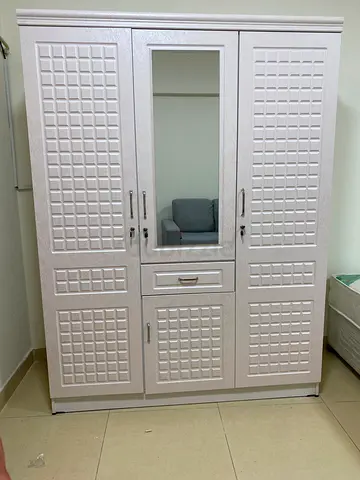 Stylish Modern 3 door Wardrobe for Sale!