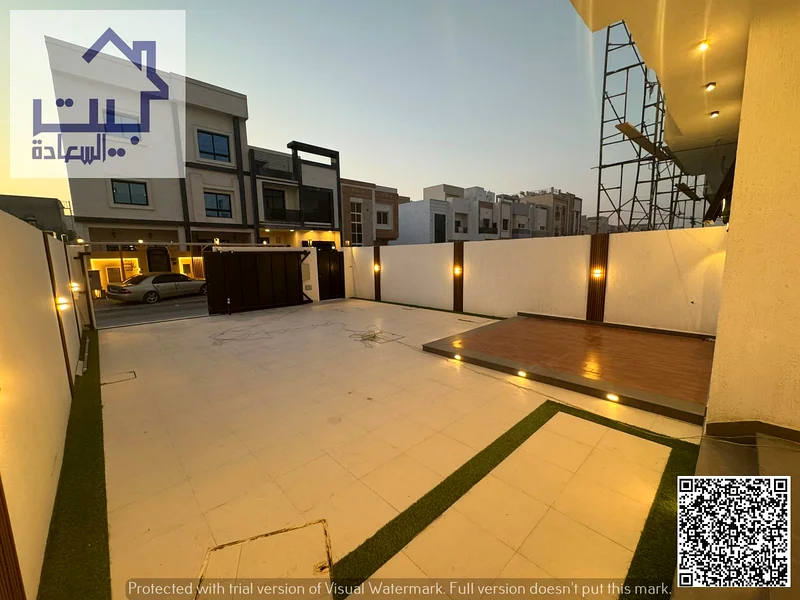 فيلا تاون هاوس للبيع، واسعة، تتكون من طابقين وسطح، وصالتي استقبال، وغرفة جلوس، و6 غرف نوم رئيسية، و8 حمامات، وخزائن مدمجة، وغرفة تخزين63171751799937113