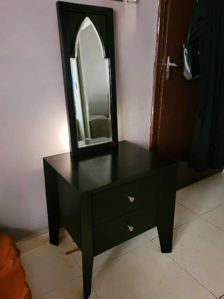 Solid Wood Bedside Table with Mirror63220327476481111