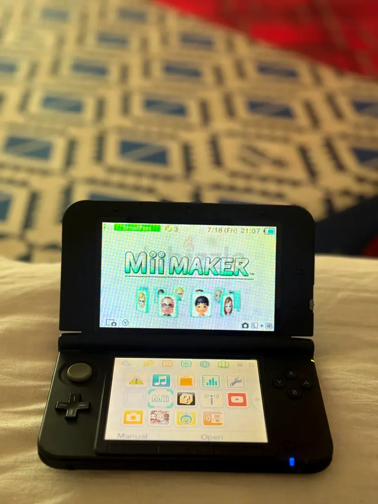 Nintendo 3DS XL with stylus