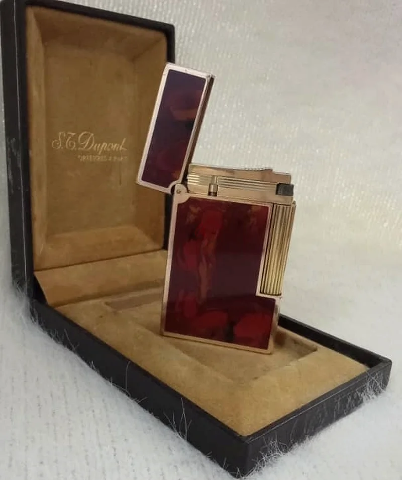 S.T. Dupont – Red Chinese Lacquer with Gold Trim Lighter with Original Box63225741380097111