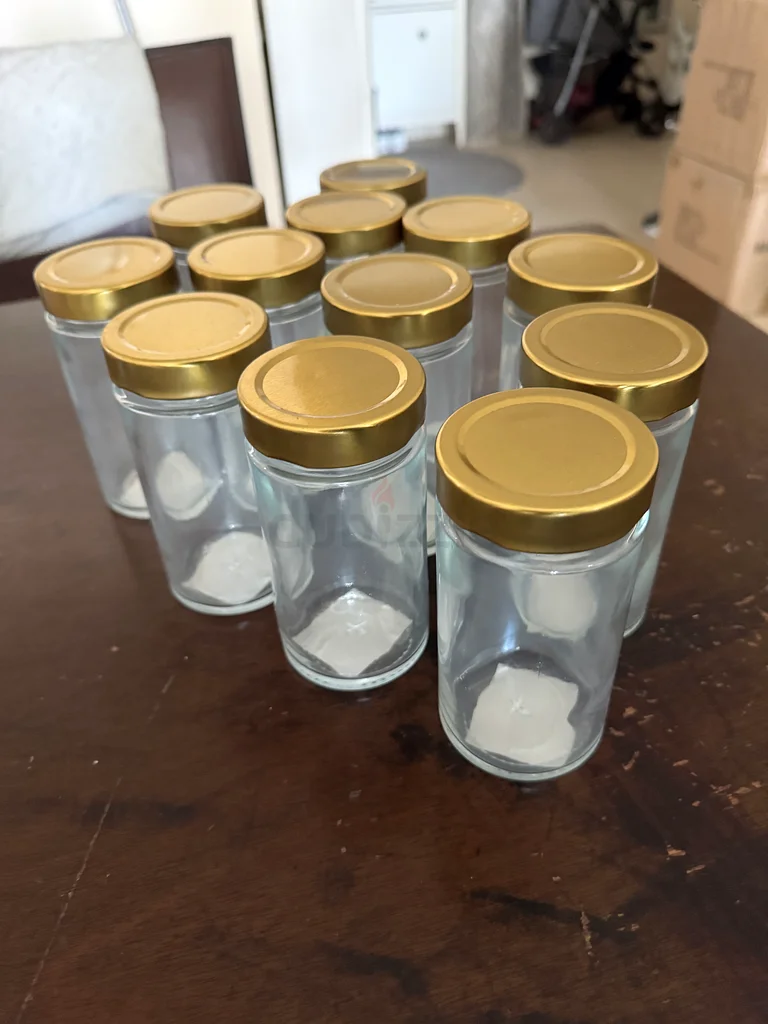 Glass jars with lids new in Ajman63184724722947113