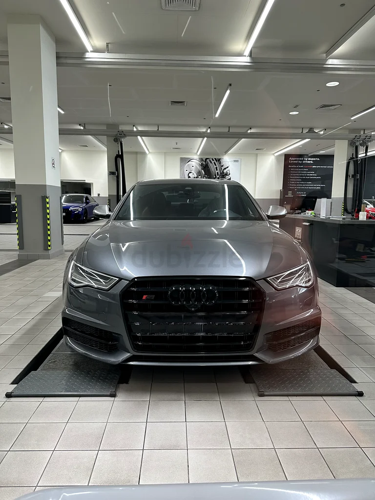 Audi S6 - 4.0-liter twin-turbocharged V863225699921155111
