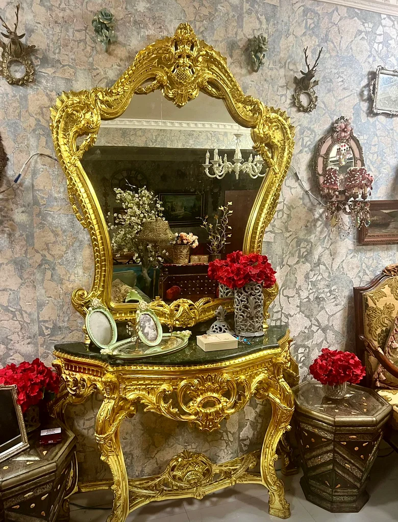 Gorgeous Vintage Gold Antique Console Table with Mirror63215868012289113