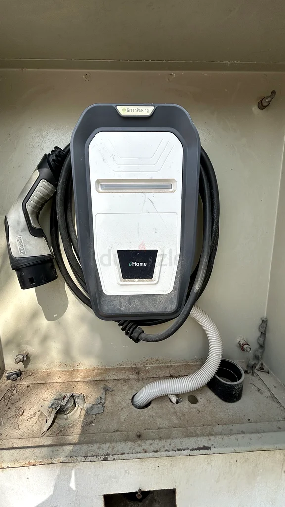 Selling a full electric 4 doors French ZOE63221301827075111