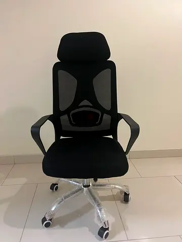 Office mesh chair with headrest