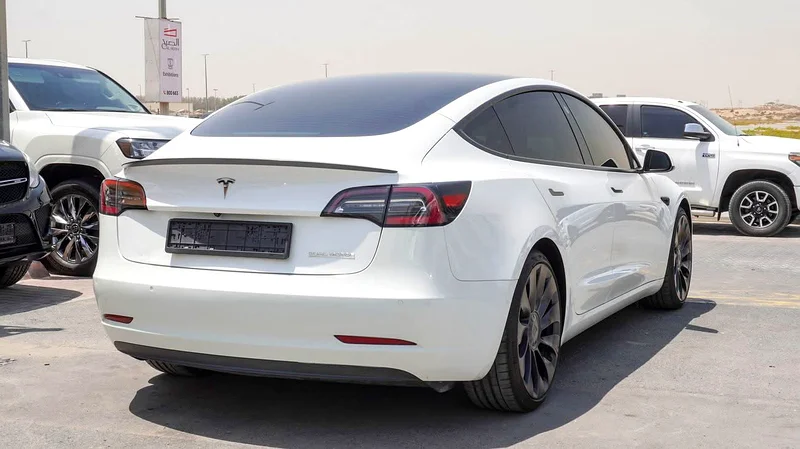 TESLA MODEL 3 GCC 2021 performence  Agency paint under warranty63175258945921114