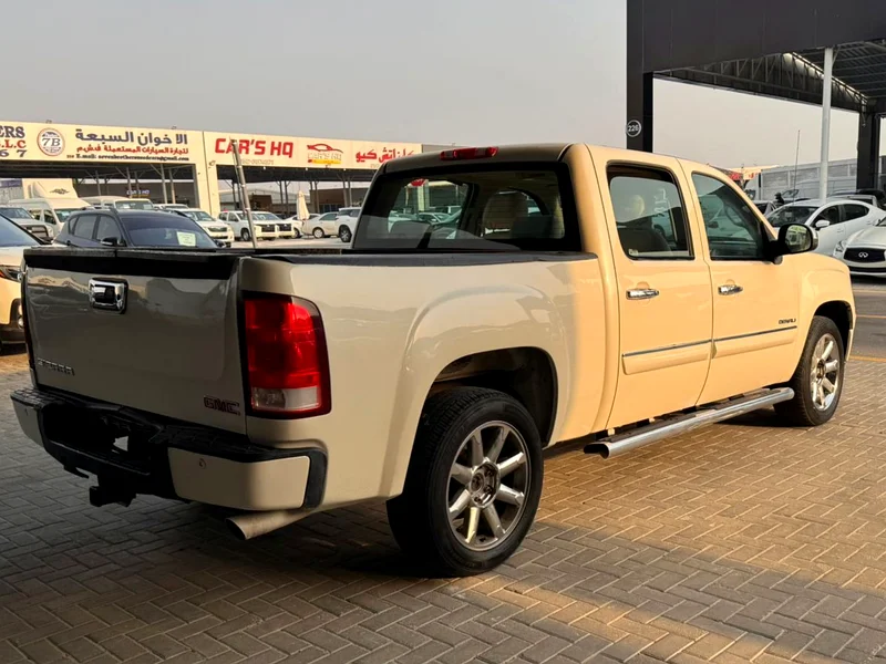 James Sierra Denali 2013 Gulf version in excellent condition, first owner, full option, beige leather interior, screen, sensors, sunroof63139217747587113