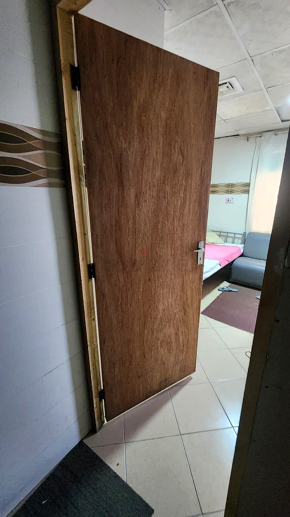 باب خشبي مع الإطار، باب خفيف الوزن مقاسه 194×74 سم63189115533057111