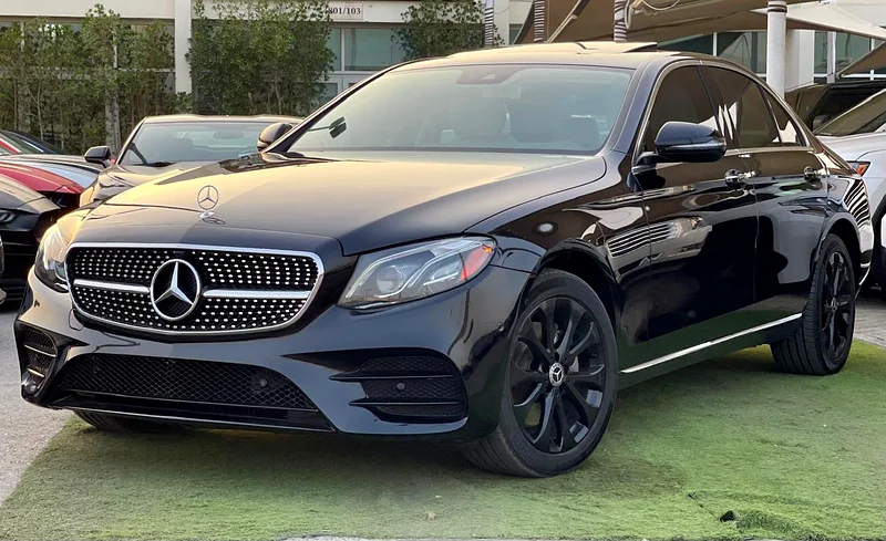 Low mileage // Large screen // Warranty // 0% down payment financing632331026672671118
